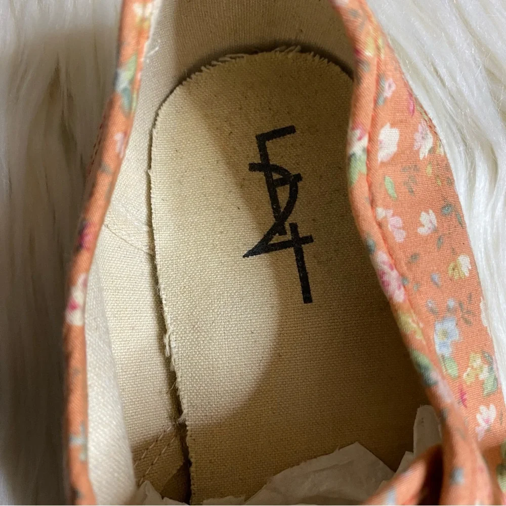 Forever 21 : size : 8 : peach mauve floral lace up casual summer canvas sneakers